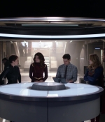Supergirl3x22_0170.jpg