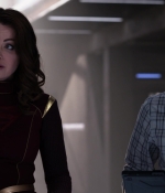 Supergirl3x22_0181.jpg