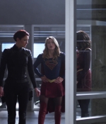 Supergirl3x22_0195.jpg