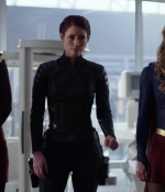 Supergirl3x22_0198.jpg
