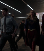 Supergirl3x22_0214.jpg